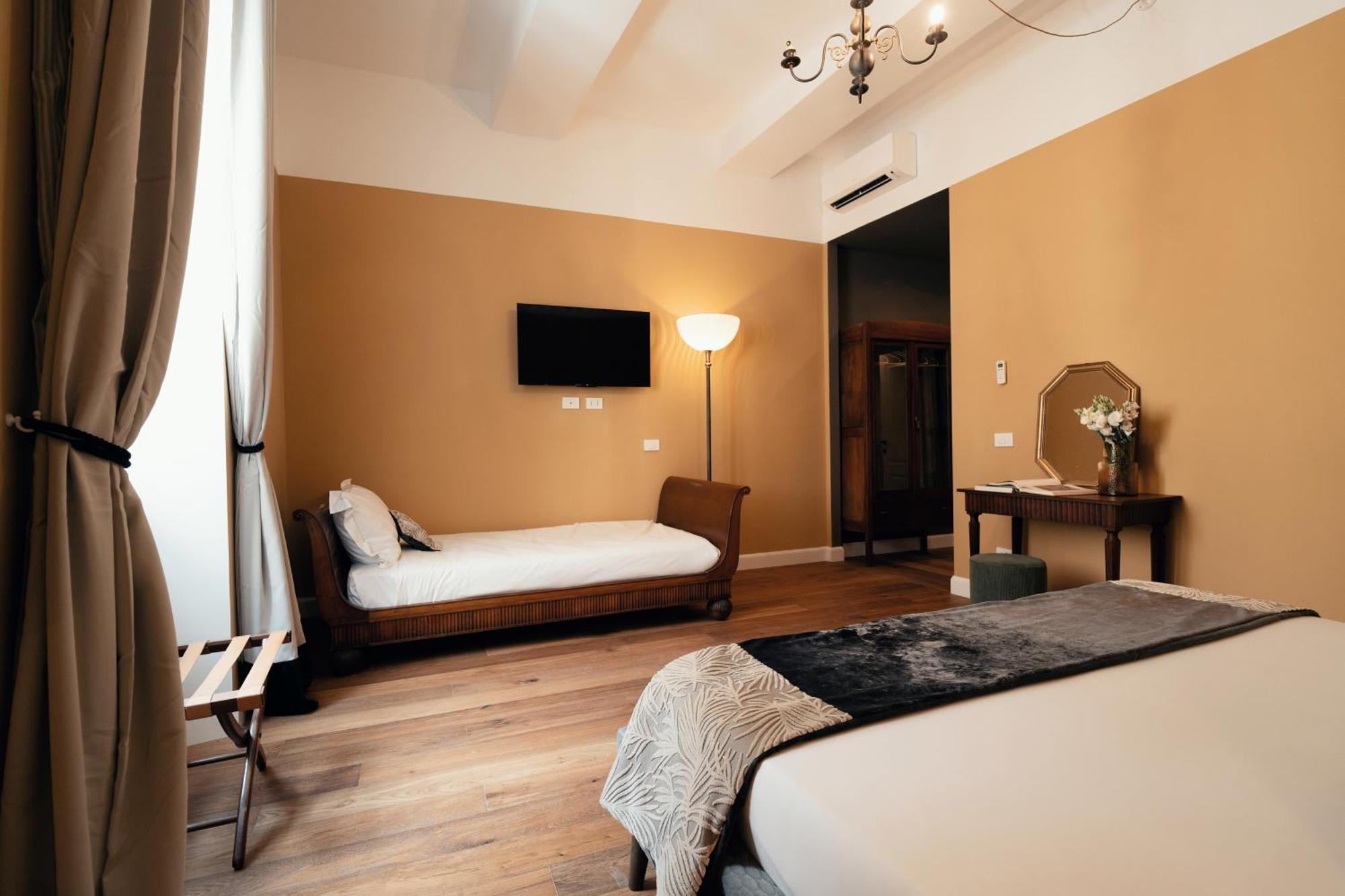Naman Hotellerie - Monti โรม ภายนอก รูปภาพ