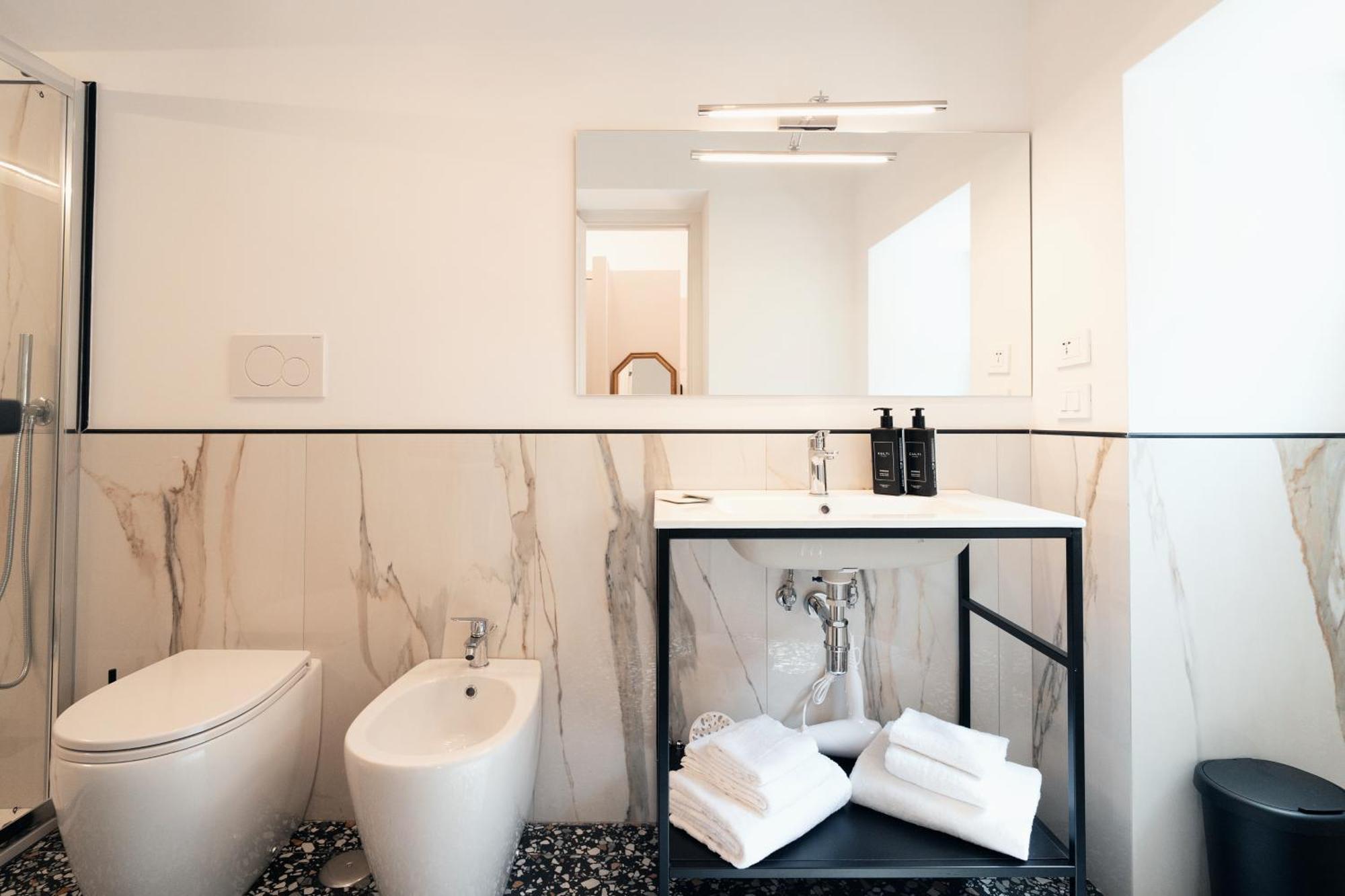Naman Hotellerie - Monti โรม ภายนอก รูปภาพ
